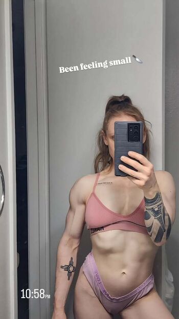 Full leaked Yogurtsandworkouts private onlyfans photo