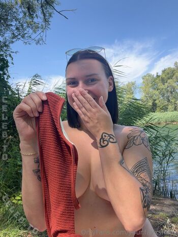 Full leaked Yourfavxshelly private onlyfans photo