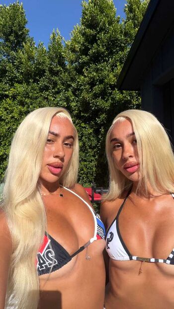 Full leaked Yourtwinss private onlyfans photo