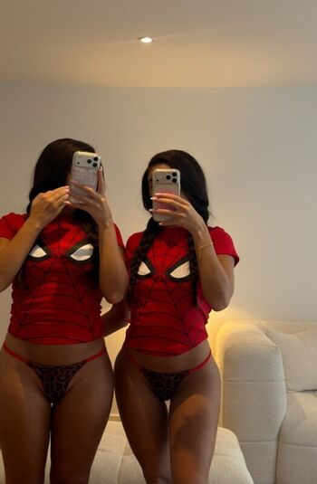 Full leaked Yourtwinss private onlyfans photo