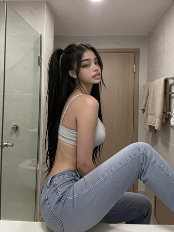 Full leaked Yuki min page private onlyfans photo