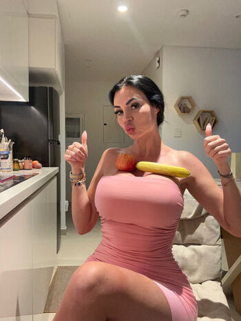 Full leaked Yvonne bar page private onlyfans photo