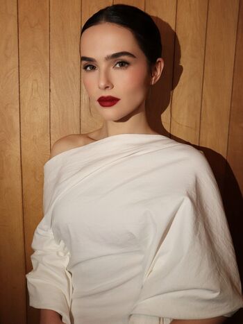 Zoey Deutch