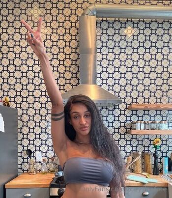 zoeysinnfree